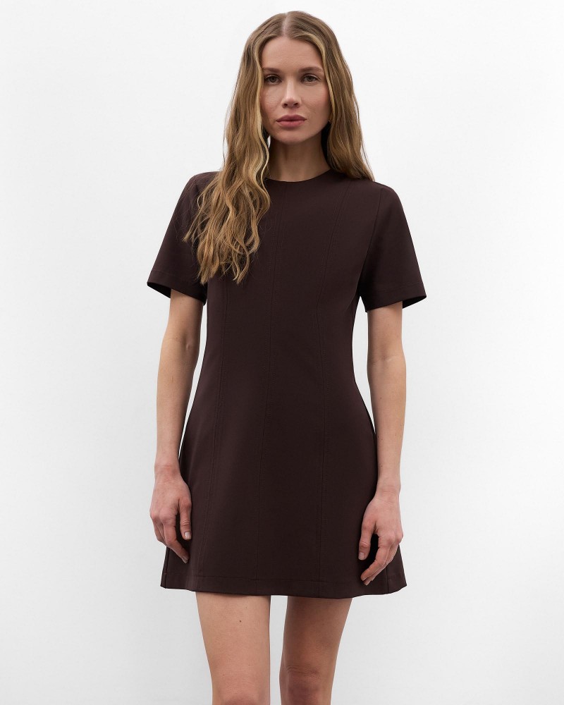 Шоколадна мінісукня з декоративними швами
 FASHIONSTA