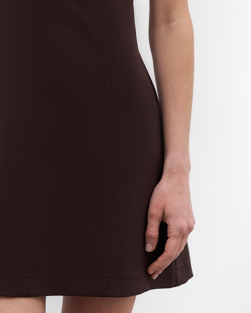 Шоколадна мінісукня з декоративними швами
 FASHIONSTA