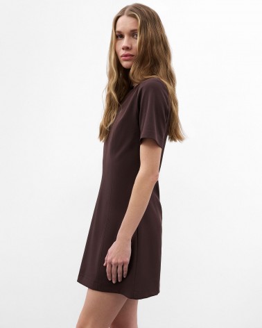 Шоколадна мінісукня з декоративними швами
 FASHIONSTA