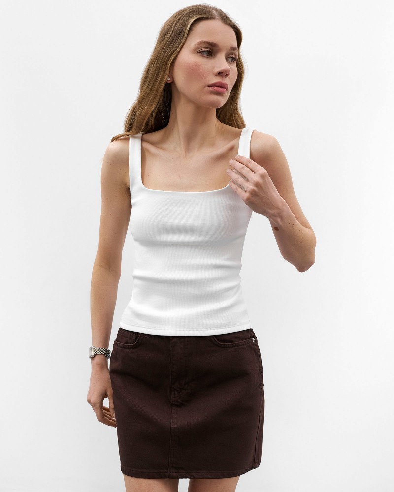 Білий топ з прямокутним вирізом FASHIONISTA