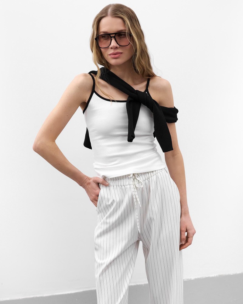 Молочна майка з контрастною окантовкою FASHIONISTA Молочна майка з контрастною окантовкою FASHIONISTA