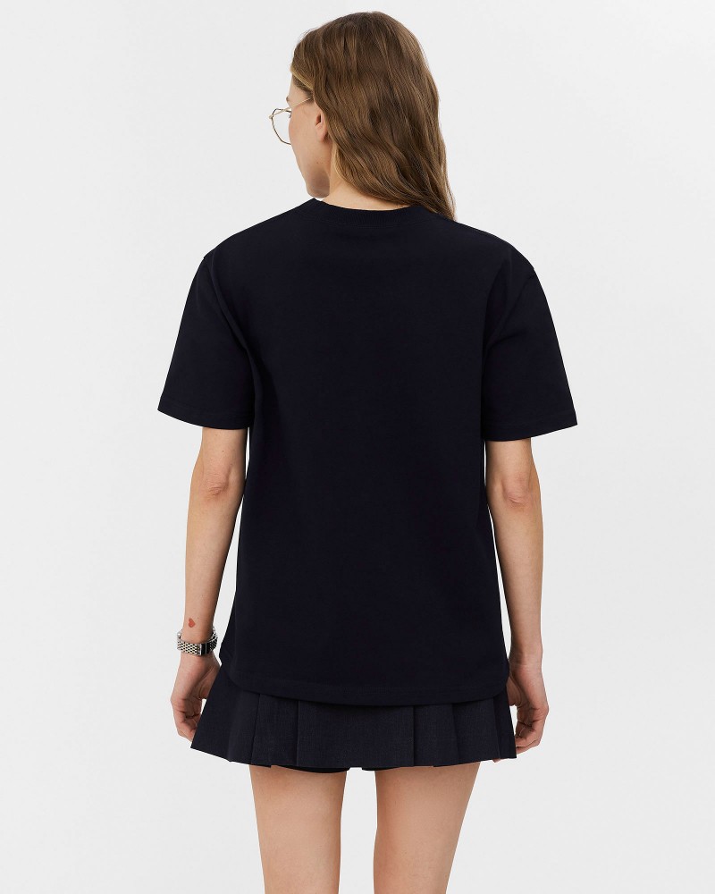 Темно-синя футболка з принтованим написом FASHIONISTA Темно-синя футболка з принтованим написом FASHIONISTA