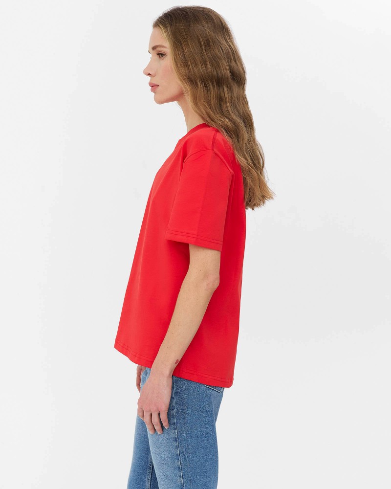 Червона футболка вільного крою FASHIONISTA Червона футболка вільного крою FASHIONISTA