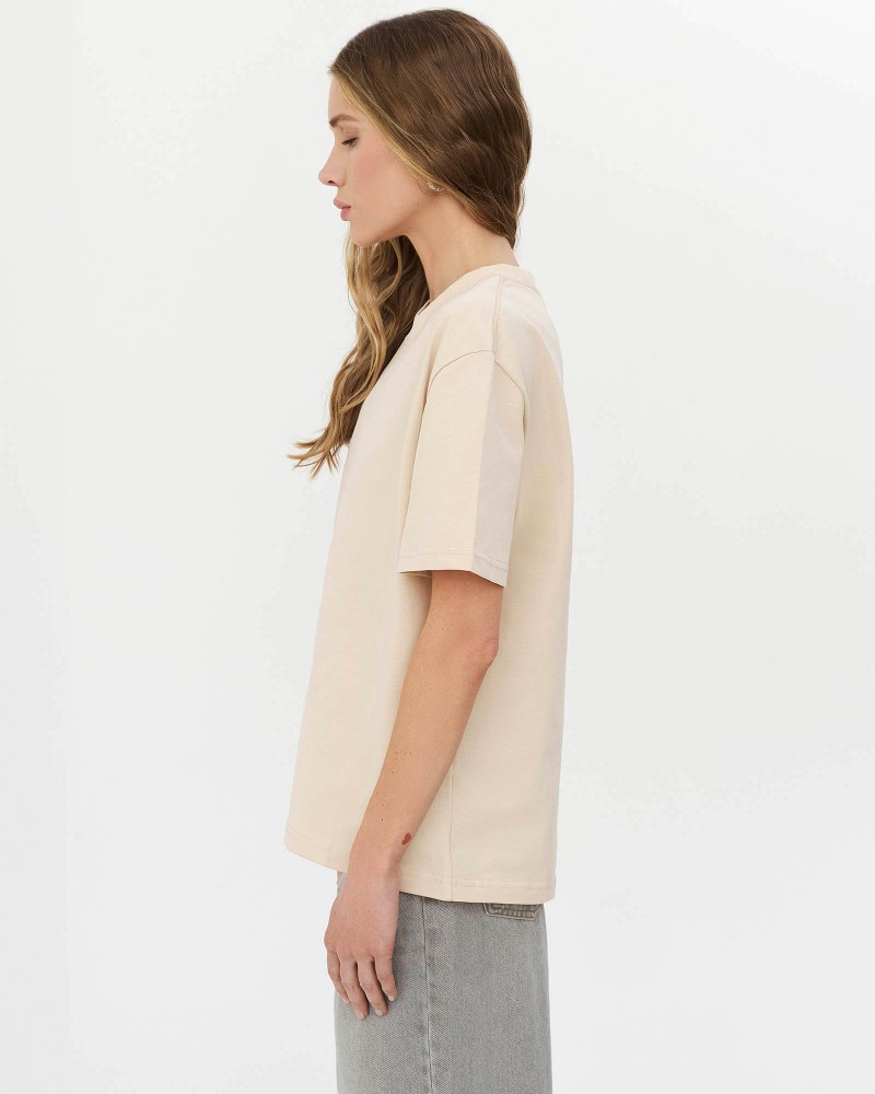 Бежева футболка вільного крою FASHIONISTA