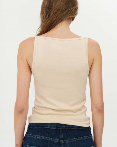 Бежева базова майка з вирізом-човником FASHIONISTA