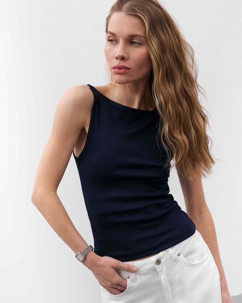 Темно-синя базова майка з вирізом-човником FASHIONISTA